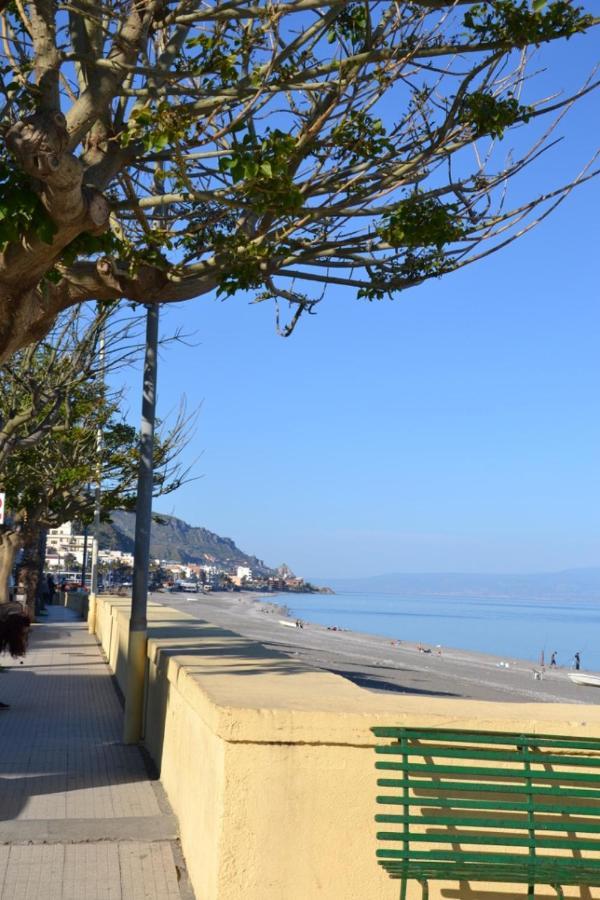 I Tesori Del Mare Bed & Breakfast Летояни Екстериор снимка