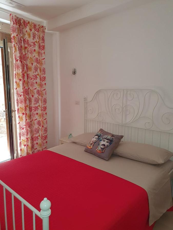 I Tesori Del Mare Bed & Breakfast Летояни Екстериор снимка